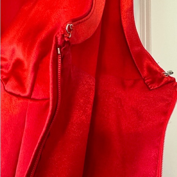 DESIGNER Dress Red Satin Layers Party Cowgirl V Neck Zip NEW Sz L - Picture 8 of 13